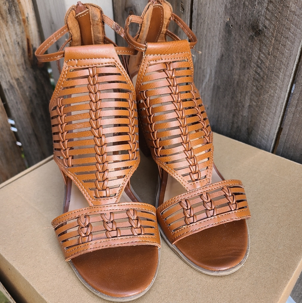 Merona Block Heel Sandals US9